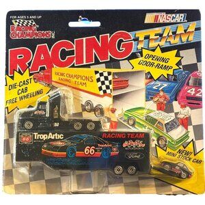 Die Cast Racing Champions Chris Yarbrough 66 NASCAR Team Truck Trailer Mini Car